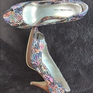 Bandolino multi-colored “snakeskin” pumps